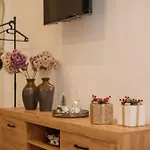 Celestia House דירה קאלאבאקה