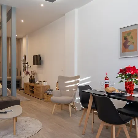 Celestia House * كالامباكا